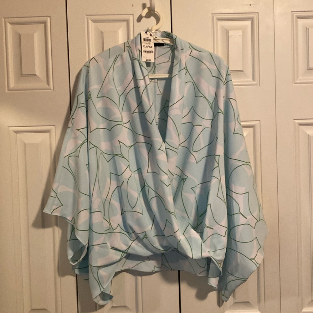 NWT XL wrap kimono sleeve top, longer in back